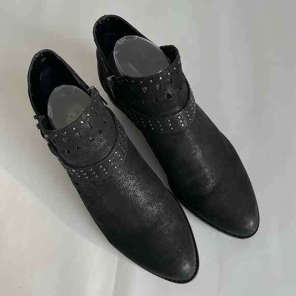 Vince Camuto Calley Leather Studded Harness Ankle Boots Black Booties Size 10 - Picture 3 of 11